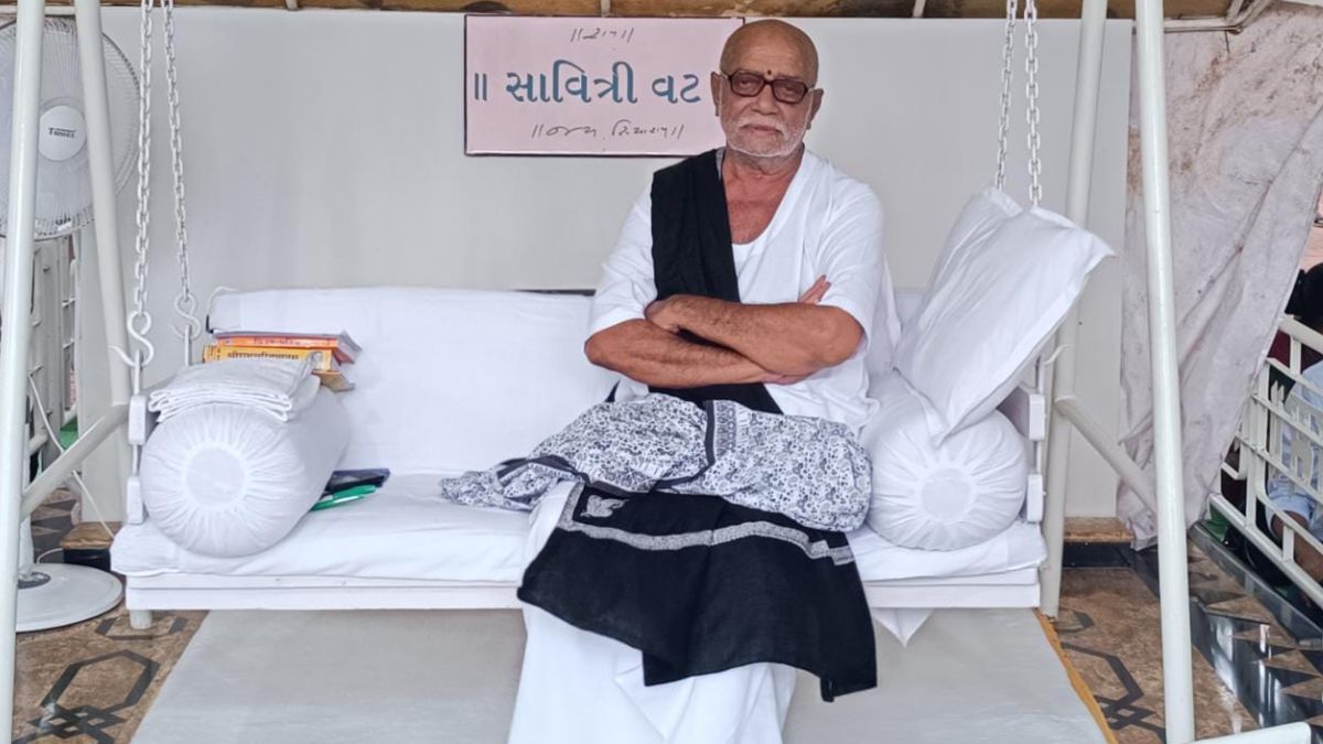 Morari Bapu shares inspirational message for Diwali, New Year